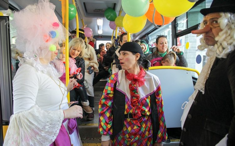 Veseli prosinački autobus